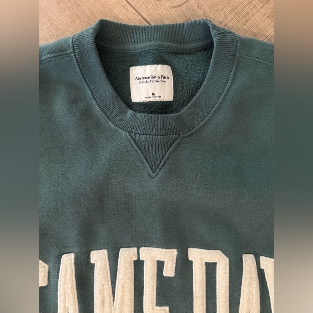 Abercrombie & Fitch • Soft Collection • Game Day Sweatshirt - Picture 4 of 4